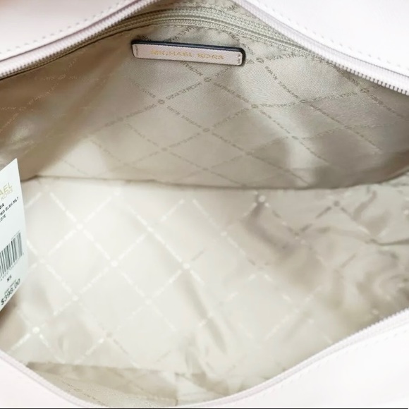 Gaby’sBags👜💕-NWT Michael Kors Tote - Picture 8 of 8